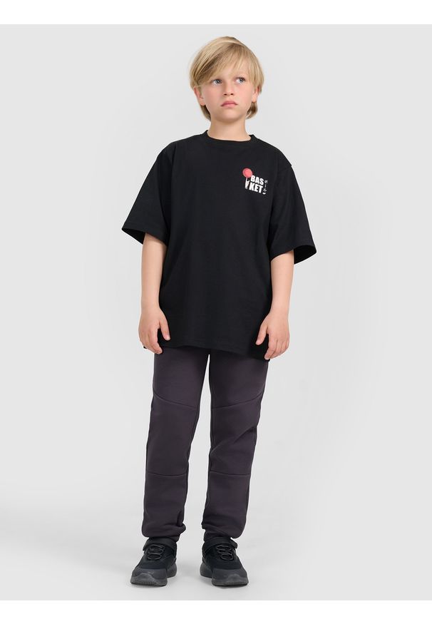 4f - 4F Spodnie dresowe joggery chłopięce - szare 158 (12-13 lat). Okazja: na co dzień. Kolor: szary. Materiał: dresówka. Wzór: napisy, gładki, ze splotem, nadruk. Sezon: lato. Styl: młodzieżowy, casual, sportowy