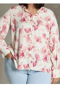 Sinsay - Wiskozowa koszula regular fit w kwiaty PLUS SIZE - wielobarwny. Kolekcja: plus size. Materiał: wiskoza. Wzór: kwiaty