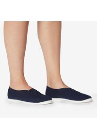 DOMYOS - Buty do gimnastyki dla dzieci Domyos 300. Okazja: na co dzień. Kolor: niebieski, biały, wielokolorowy. Materiał: tkanina. Styl: casual, sportowy #1