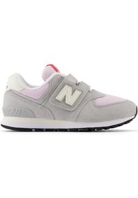 Buty dziecięce New Balance PV574GNK – szare. Okazja: na uczelnię, na co dzień. Zapięcie: rzepy. Kolor: szary. Materiał: guma, syntetyk, zamsz, materiał. Szerokość cholewki: normalna. Model: New Balance 574. Sport: turystyka piesza