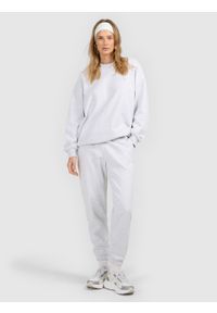 4f - 4F Bluza dresowa nierozpinana bez kaptura damska - szara S. Okazja: na co dzień, na spacer. Typ kołnierza: bez kaptura. Kolor: szary. Materiał: dresówka. Styl: casual, sportowy. Sport: fitness, turystyka piesza #2