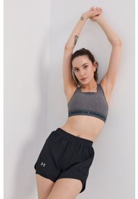 Under Armour Szorty 1356200 damskie kolor czarny gładkie medium waist. Okazja: na co dzień. Kolor: czarny. Materiał: tkanina. Wzór: gładki. Styl: casual #2