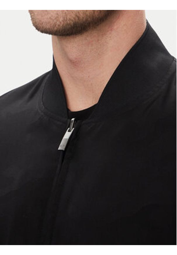 Armani Exchange Kurtka bomber XM000390 AF13170 FC039 Czarny Regular Fit. Kolor: czarny. Materiał: lyocell