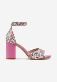 Born2be - Różowe Sandały na Słupku z Kwiatowym Printem Avelema. Kolor: różowy. Wzór: kwiaty, nadruk. Sezon: lato. Obcas: na słupku #5