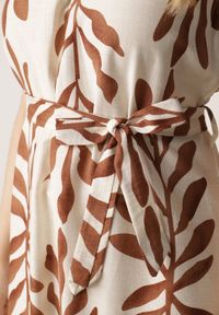 Born2be - Beżowa Pudełkowa Sukienka Wiskozowa Bez Rękawów z Wiązanym Paskiem Fontalin. Okazja: na co dzień, do pracy. Kolor: beżowy. Materiał: wiskoza. Długość rękawa: bez rękawów. Styl: boho, casual, elegancki #2