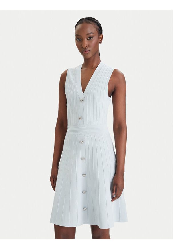 Guess Sukienka dzianinowa W6GK53 Z0658 Błękitny Regular Fit. Kolor: niebieski. Materiał: syntetyk