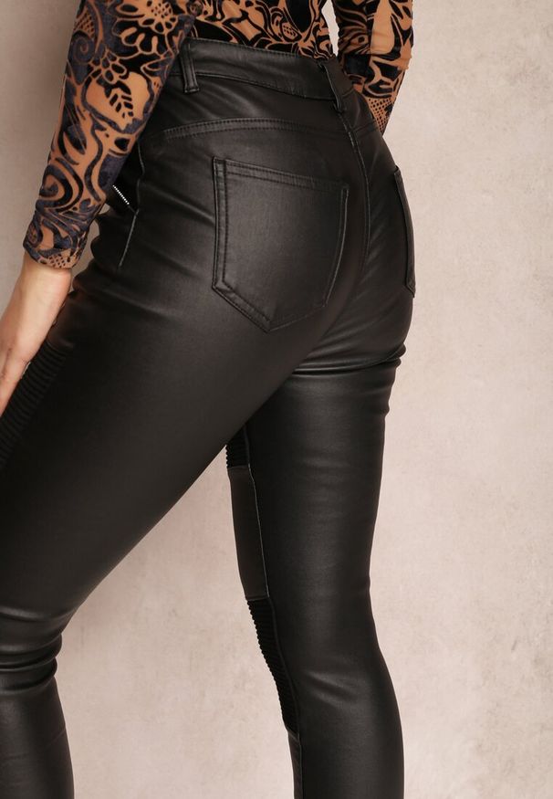 Renee - Czarne Spodnie Skinny z Imitacji Skóry Egal. Okazja: na co dzień. Kolor: czarny. Materiał: skóra. Sezon: zima, jesień. Styl: elegancki, casual