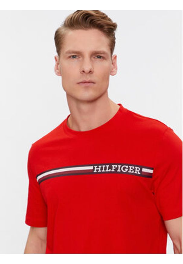 TOMMY HILFIGER - Tommy Hilfiger T-Shirt Monotype MW0MW33688 Czerwony Regular Fit. Kolor: czerwony. Materiał: bawełna