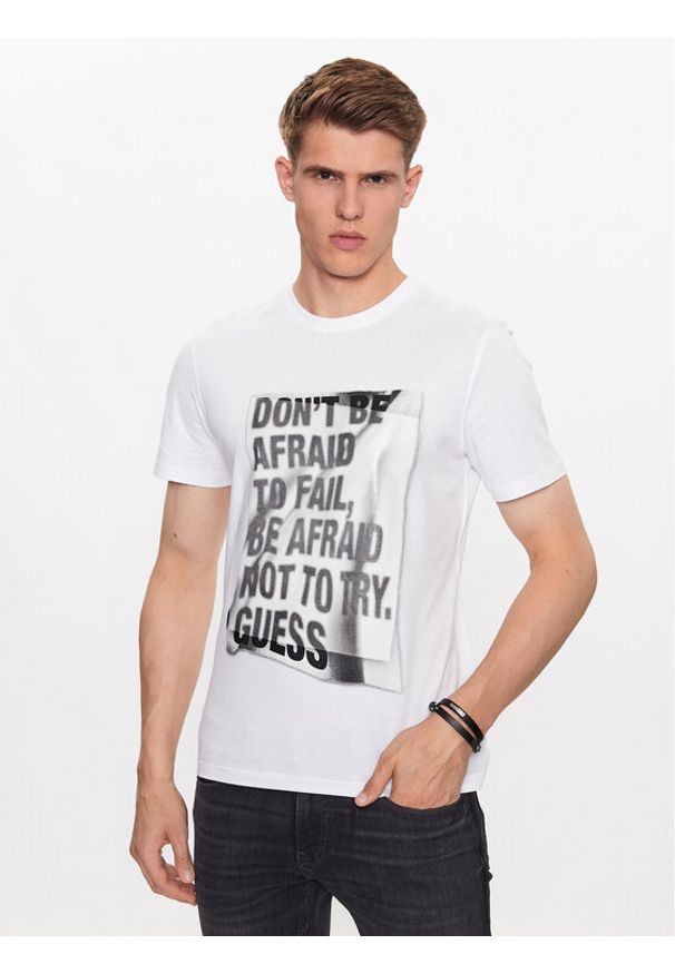 Guess T-Shirt M3YI06 I3Z14 Biały Slim Fit. Kolor: biały. Materiał: bawełna