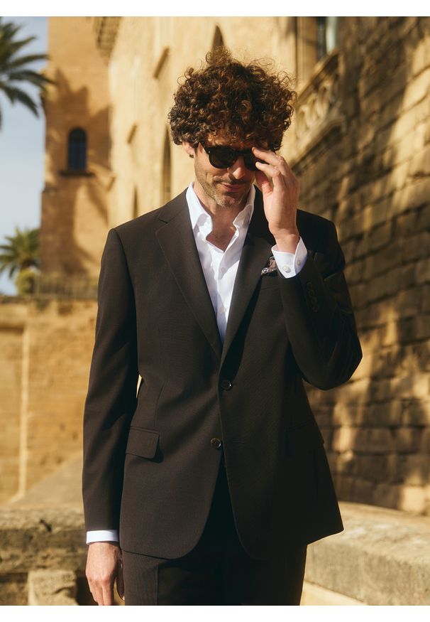 Pako Lorente - PAKO LORENTE – Brązowa marynarka garniturowa. Kolor: brązowy. Materiał: wełna, poliester. Wzór: gładki