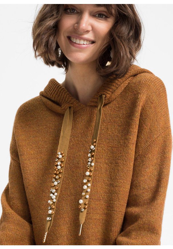 bonprix - Sweter oversize. Typ kołnierza: kaptur. Kolor: brązowy. Długość rękawa: długi rękaw. Długość: długie