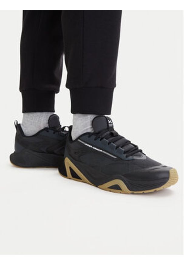 Under Armour Buty na siłownię UA Charged Commit TR 5 6007140 Czarny. Kolor: czarny. Materiał: materiał. Sport: fitness