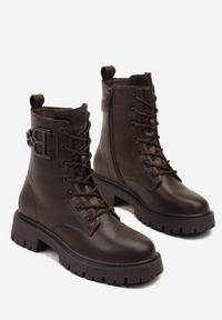 Born2be - Brązowe Klasyczne Botki Workery z Metaliczną Aplikacją Nalumesa. Okazja: na co dzień. Kolor: brązowy. Materiał: jeans. Szerokość cholewki: normalna. Wzór: aplikacja. Styl: klasyczny