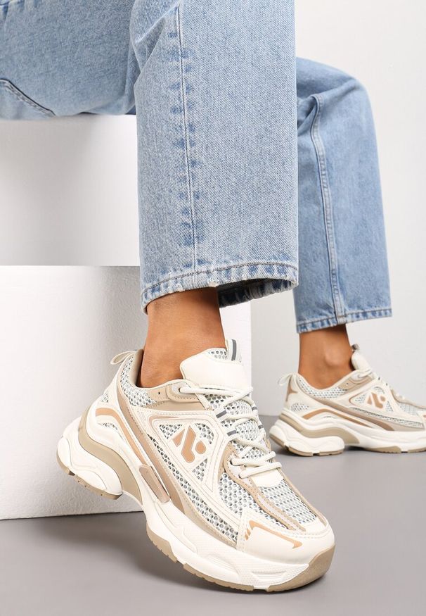 Renee - Beżowe Sneakersy na Grubej Podeszwie Ozdobione Siateczkowymi Wstawkami Korianna. Kolor: beżowy. Wzór: aplikacja