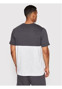 Hummel T-Shirt Unisex Legacy Manfred 213716 Szary Regular Fit. Kolor: szary. Materiał: bawełna
