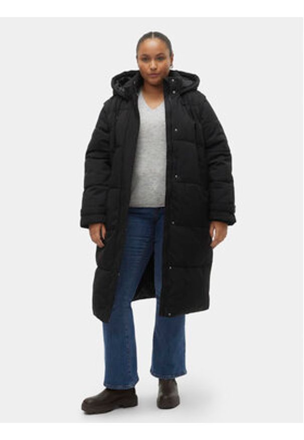 Vero Moda Curve Kurtka zimowa Margaret 10301538 Czarny Regular Fit. Kolor: czarny. Materiał: syntetyk. Sezon: zima