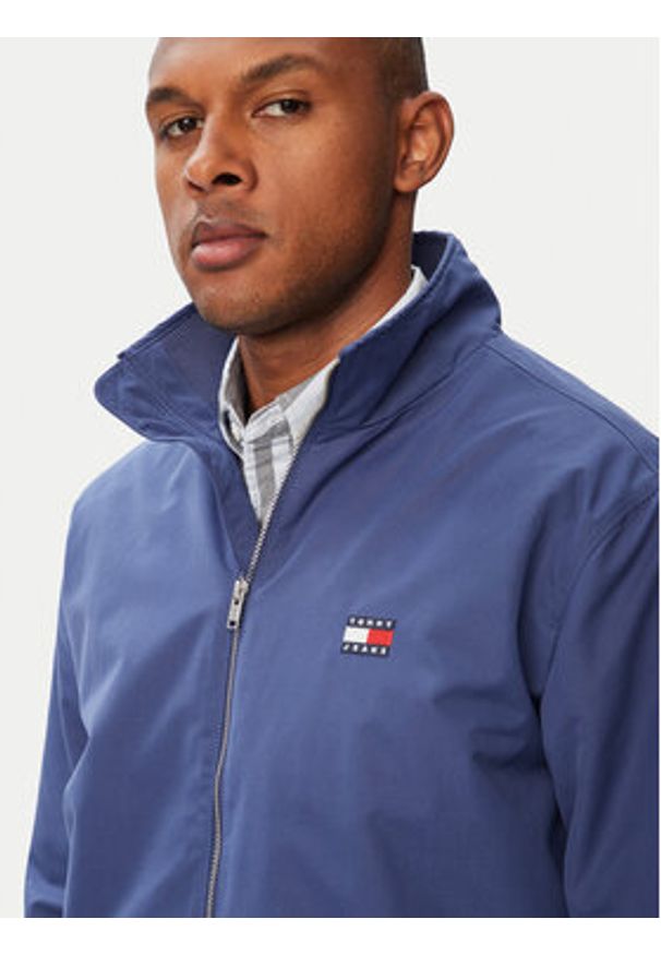 Tommy Jeans Kurtka przejściowa Essential DM0DM22720 Niebieski Regular Fit. Kolor: niebieski. Materiał: syntetyk