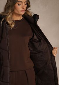 Renee - Brązowa Pikowana Kurtka z Kapturem i Bocznymi Suwakami Lundrie. Okazja: na co dzień. Typ kołnierza: kaptur. Kolor: brązowy. Materiał: jeans, poliester, dzianina. Sezon: zima. Styl: casual #5