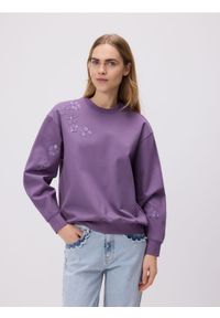 Reserved - Bluza z ozdobnym haftem - wielobarwny. Materiał: dzianina, wiskoza. Wzór: haft