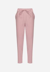 Born2be - Różowe Spodnie z Talią Paper Pag z Wiązanym Sznurkiem Munisetti. Okazja: na co dzień. Kolor: różowy. Styl: casual #7