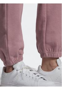 Adidas - adidas Spodnie dresowe adicolor Essentials Fleece HJ7863 Fioletowy Regular Fit. Kolor: fioletowy. Materiał: bawełna, dresówka #2