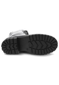 Czarne Botki Artiker Ocieplane Buty Damskie. Kolor: czarny. Materiał: syntetyk, futro, lakier, skóra. Szerokość cholewki: normalna. Sezon: zima. Obcas: na obcasie. Styl: elegancki. Wysokość obcasa: niski