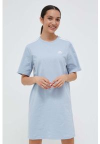 Adidas - adidas sukienka bawełniana kolor niebieski mini prosta. Kolor: niebieski. Materiał: bawełna. Długość rękawa: krótki rękaw. Wzór: aplikacja. Typ sukienki: proste. Styl: klasyczny. Długość: mini #1