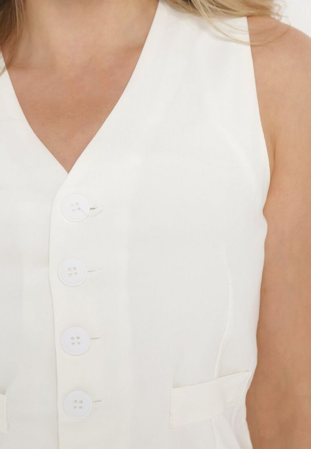 Born2be - Biały Komplet w Garniturowym Stylu Kamizelka i Szerokie Spodnie Miradella. Kolor: biały