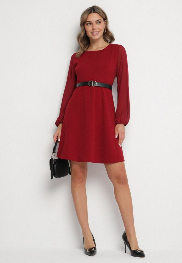 Born2be - Bordowa Sukienka o Rozkloszowanym Kroju z Półtransparentnymi Rękawami Edalinne. Okazja: do pracy, na co dzień. Kolor: czerwony. Materiał: skóra. Typ sukienki: proste. Styl: casual, elegancki