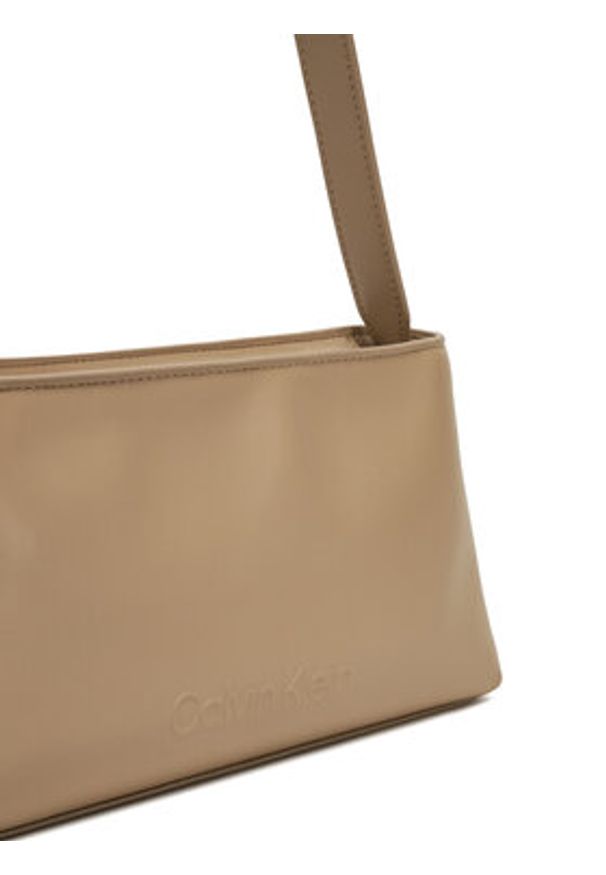 Calvin Klein Torebka Embossed Logo Shoulder Bag K60K612550 Beżowy. Kolor: beżowy. Materiał: skórzane