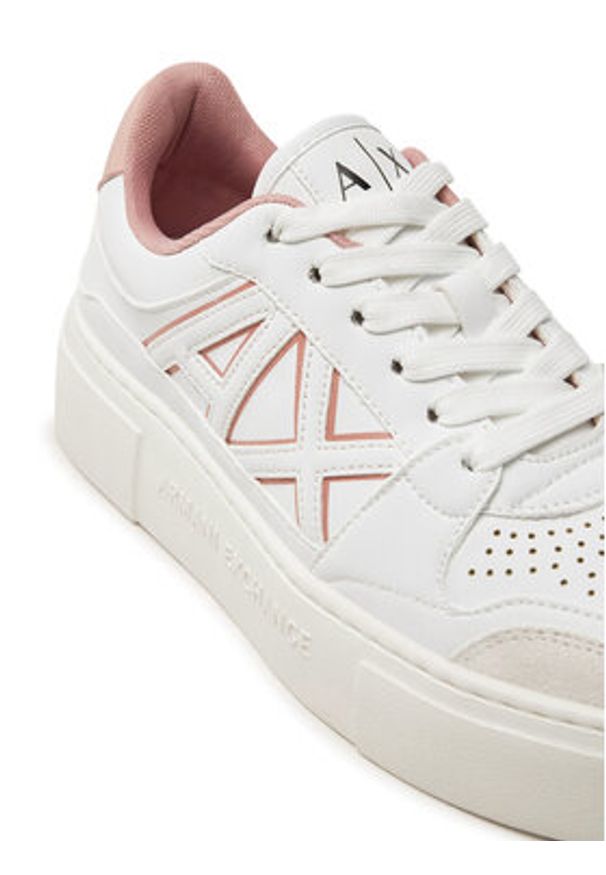 Armani Exchange Sneakersy XDX147 XV830 U274 Biały. Kolor: biały. Materiał: skóra