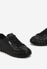 Born2be - Czarne Skórzane Sneakersy na Platformie Peuria. Kolor: czarny. Materiał: skóra. Obcas: na platformie