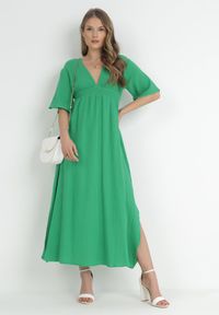 Born2be - Zielona Sukienka Maxi z Gumką w Pasie i Wiązaniem na Karku Titaphine. Kolor: zielony. Sezon: wiosna, lato. Długość: maxi #5