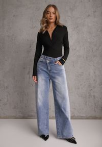 Renee - Czarne Kopertowe Body Longsleeve z Wiskozą Wintersong. Okazja: na co dzień. Kolor: czarny. Materiał: wiskoza. Długość rękawa: długi rękaw. Styl: casual #1