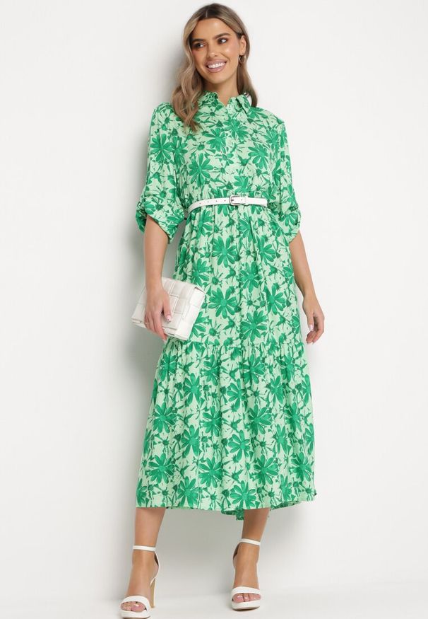 Born2be - Zielona Sukienka Maxi w Kwiatowy Wzór z Koszulową Górą Lithaia. Kolor: zielony. Długość rękawa: długi rękaw. Wzór: kwiaty. Sezon: wiosna, lato. Typ sukienki: koszulowe. Długość: maxi