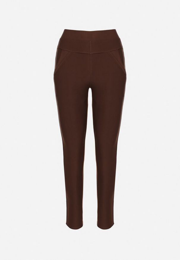 Born2be - Brązowe Spodnie o Dopasowanym Kroju z Gumką w Talii i Kieszeniami Rizenna. Okazja: na co dzień. Kolor: brązowy. Styl: elegancki, klasyczny, casual
