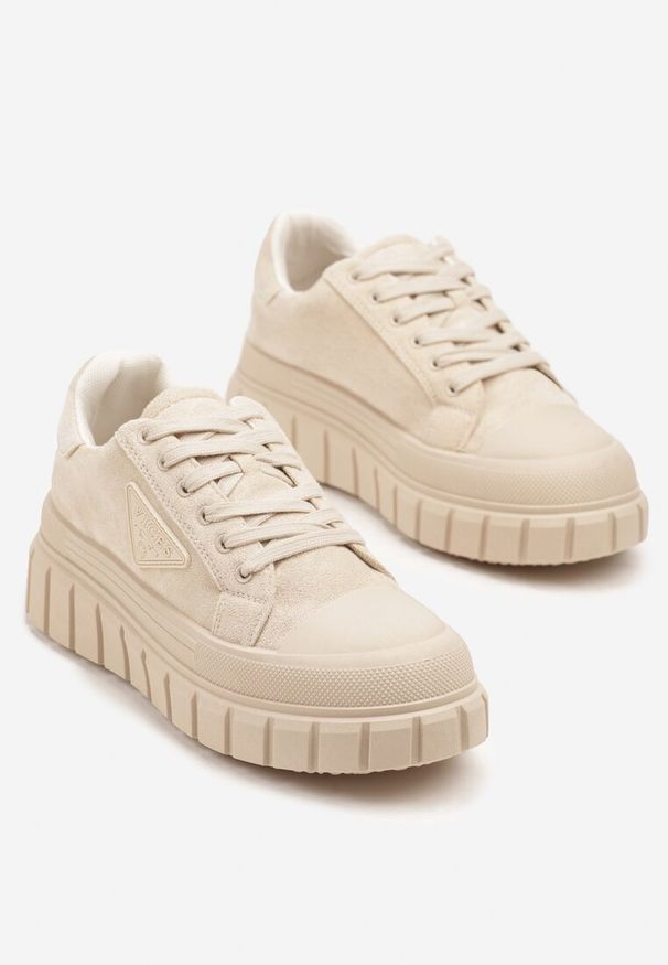 Born2be - Beżowe Sneakersy Vices na Grubej Podeszwie z Geometryczną Aplikacją Leanae. Okazja: na co dzień. Zapięcie: sznurówki. Kolor: beżowy. Materiał: jeans. Wzór: aplikacja, geometria