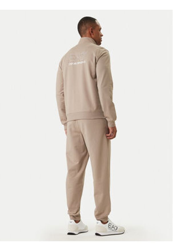 EA7 Emporio Armani Dres 7M001317 AF13512 U6167 Beżowy Regular Fit. Kolor: beżowy. Materiał: bawełna