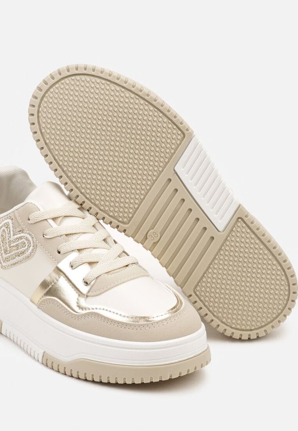 Born2be - Beżowe Sneakersy z Brokatowym Serduszkiem Asitalla. Nosek buta: okrągły. Zapięcie: sznurówki. Kolor: beżowy. Materiał: materiał. Obcas: na obcasie. Wysokość obcasa: niski