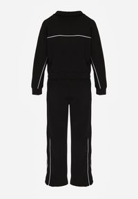 Born2be - Czarny Retro Komplet Dresowy z Wiskozą Szerokie Spodnie i Bluza ze Stójką Sewelda. Kolor: czarny. Materiał: wiskoza, dresówka. Sport: turystyka piesza #5