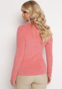 Born2be - Różowy Elastyczny Golf z Puszystej Tkaniny z Wełną Doulcet. Typ kołnierza: golf. Kolekcja: plus size. Kolor: różowy. Materiał: wełna, tkanina #5