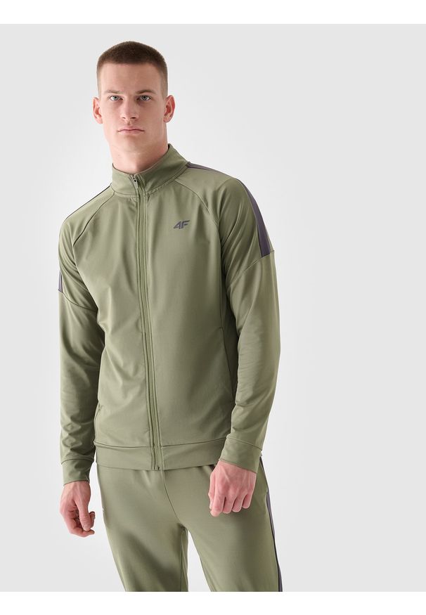 4f - Bluza treningowa szybkoschnąca męska - oliwkowa/khaki. Typ kołnierza: kołnierzyk stójkowy, bez kaptura. Kolor: oliwkowy, brązowy, wielokolorowy. Materiał: syntetyk, materiał, elastan, włókno, dzianina. Długość rękawa: raglanowy rękaw. Wzór: jednolity, gładki. Styl: sportowy. Sport: fitness