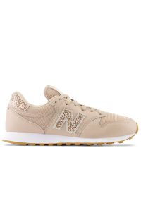 Buty New Balance GW500LM2 - beżowe. Okazja: na co dzień. Zapięcie: sznurówki. Kolor: beżowy. Materiał: materiał, tworzywo sztuczne, guma. Szerokość cholewki: normalna