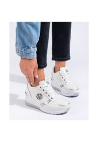 SHELOVET - Sneakersy damskie na koturnie białe Shelovet. Kolor: biały. Obcas: na koturnie #5