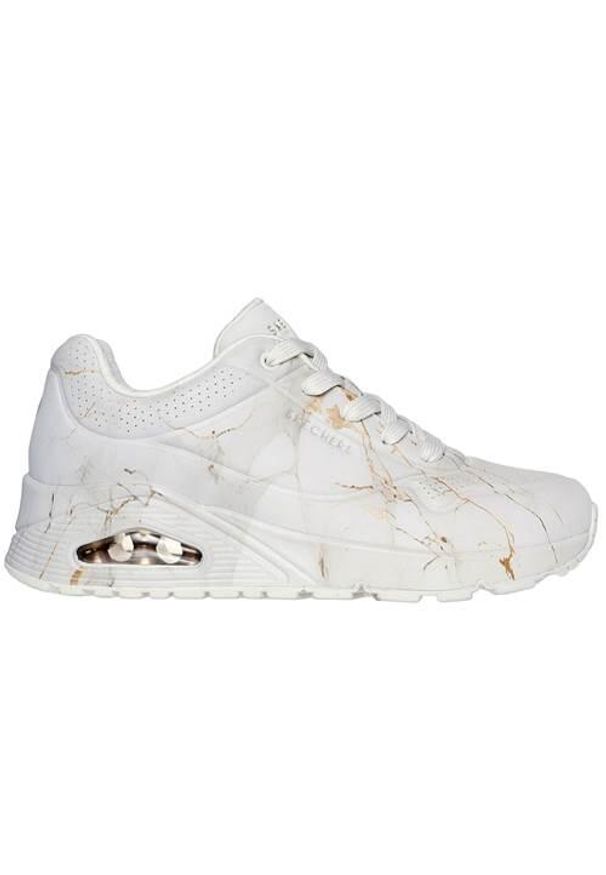 skechers - Buty do chodzenia damskie Skechers Street Uno. Kolor: biały. Materiał: materiał, syntetyk. Wzór: motyw z bajki. Sport: turystyka piesza