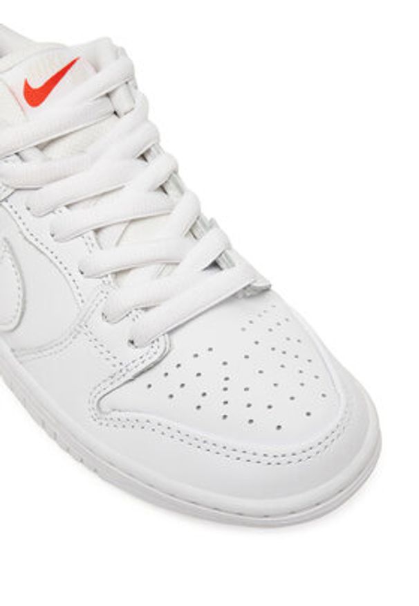 Nike Sneakersy Sb Dunk Low Pro FJ1674 100 Biały. Kolor: biały. Materiał: skóra