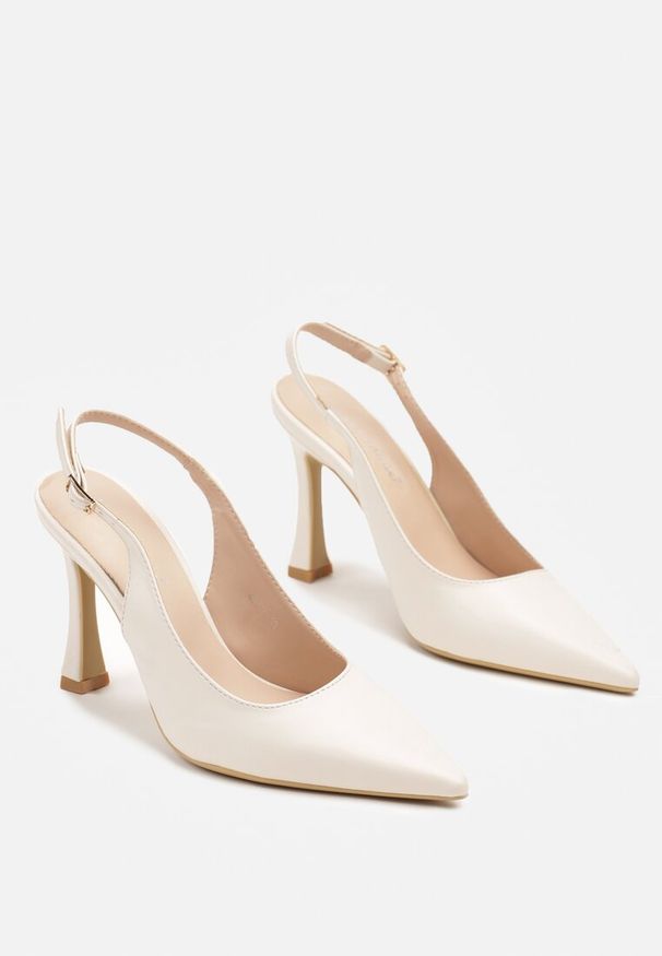 Born2be - Beżowe Sandały na Obcasie Bez Pięty Dorinala. Okazja: na co dzień. Zapięcie: pasek. Kolor: beżowy. Wzór: aplikacja. Materiał: jeans. Sezon: lato. Obcas: na obcasie. Styl: elegancki, casual. Wysokość obcasa: średni