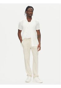 Lindbergh Spodnie materiałowe 30-003030 Beżowy Relaxed Fit. Kolor: beżowy. Materiał: bawełna