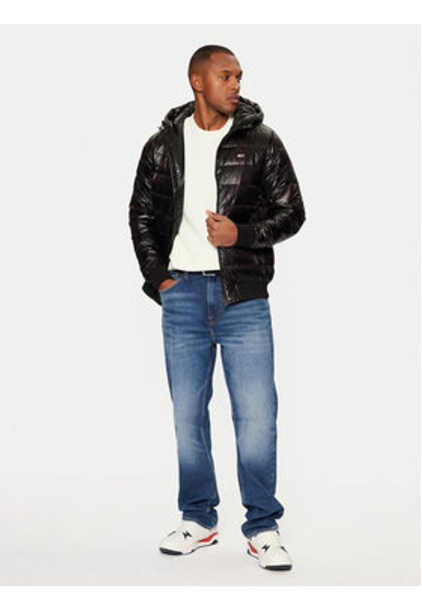 Tommy Jeans Kurtka przejściowa DM0DM20659 Czarny Regular Fit. Kolor: czarny. Materiał: syntetyk