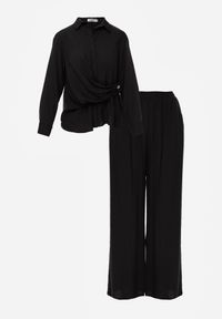 Born2be - Czarny Wiskozowy Komplet Asymetryczna Koszula i Spodnie z Kieszeniami Moneia. Kolor: czarny. Materiał: wiskoza #2